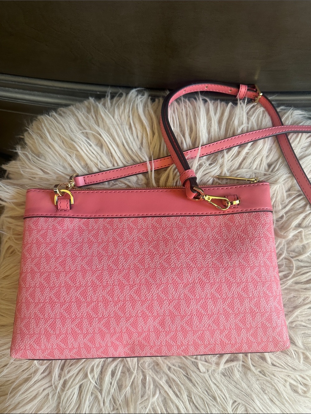 Michael Kors Pink Monogram Crossbody with Gold Hardware - Picture 3 of 9
